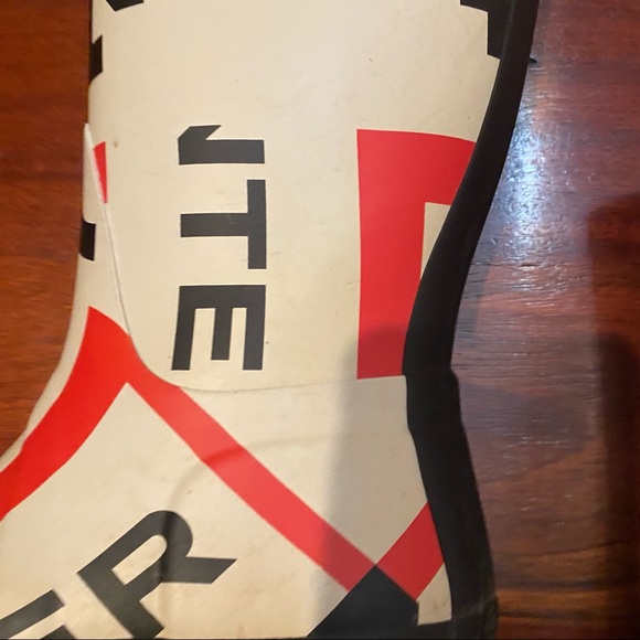 Hunter mid calf rain boots US size 8 needs to be cleaned - Picture 15 of 16